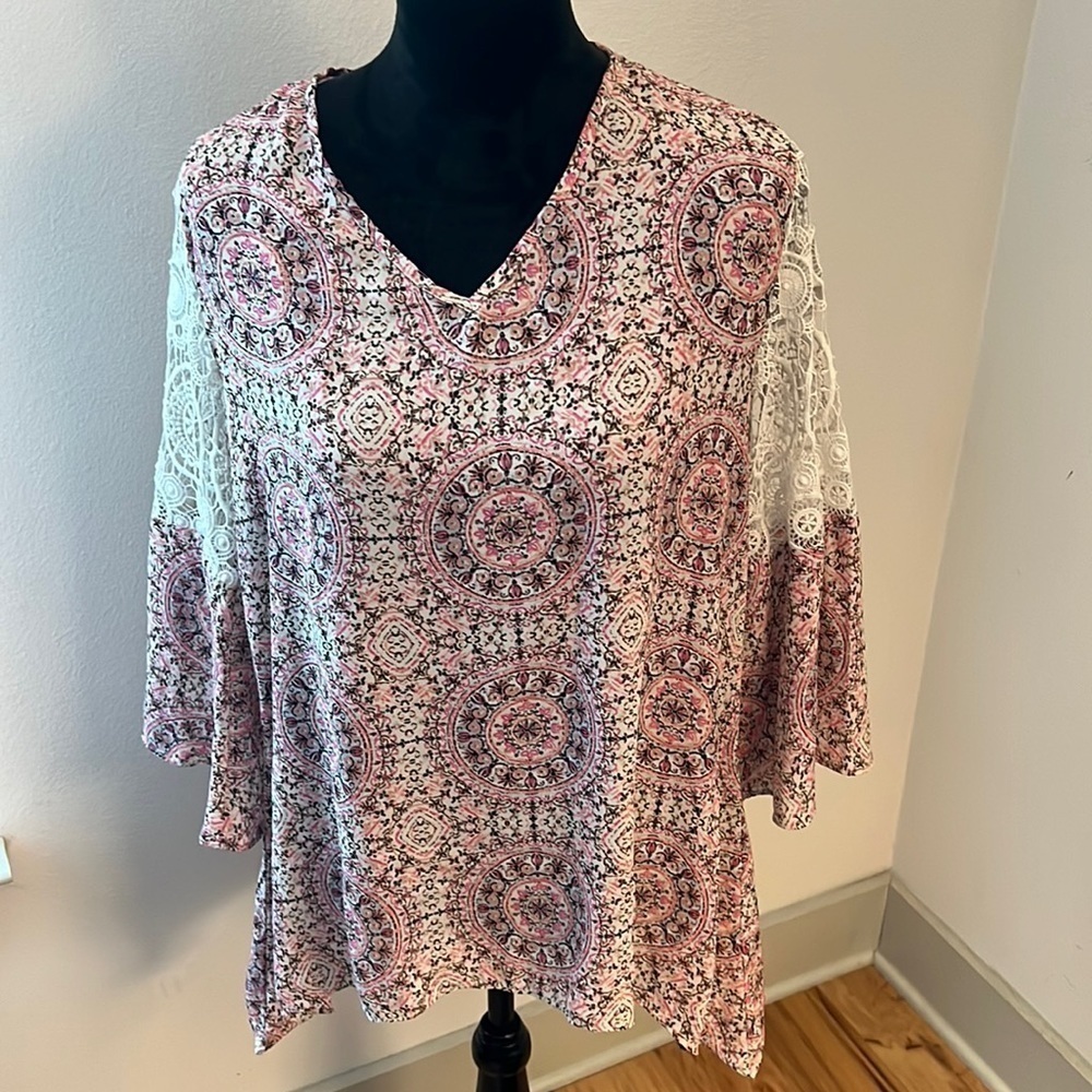 CATO Sz L‎ pink brown medallions print bell crochet sleeves top Sz L